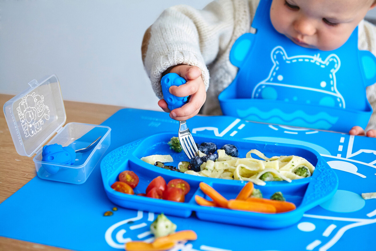 marcus and marcus cutlery storage case keep spoon and fork clean 汤匙叉餐具外出储存盒子